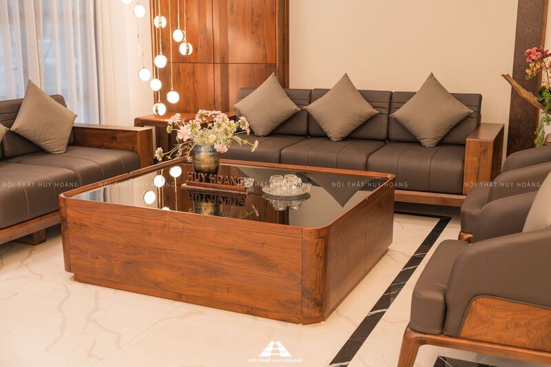 Đồ gỗ óc chó tại Huy Hoàng được sản xuất với quy mô lớn